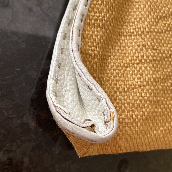 FENDI White/Beige Raffia and Leather Devil Trapezio Bag - Picture 5 of 11
